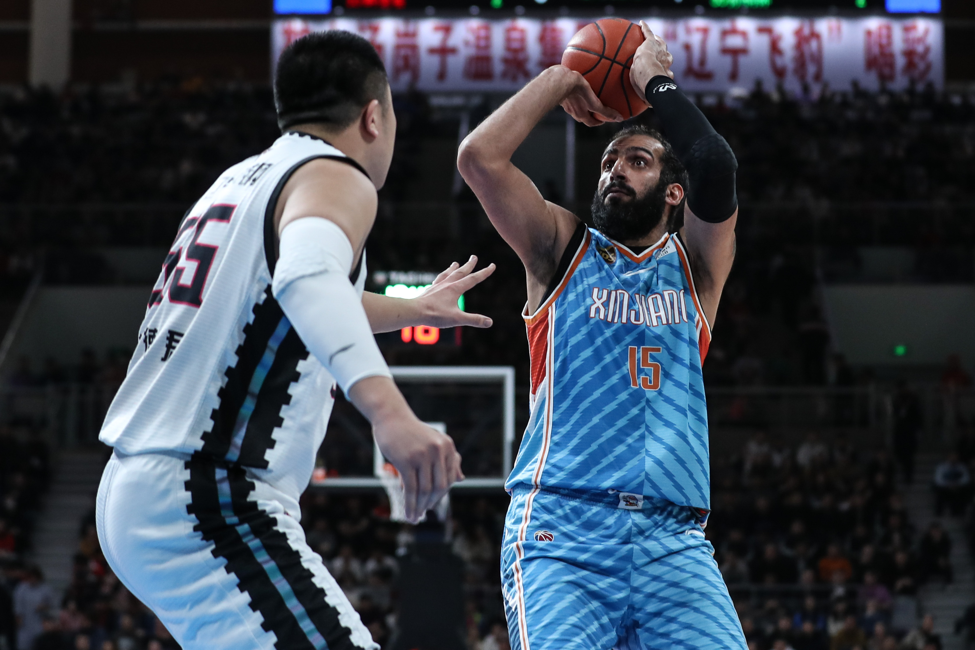 包含太狠了！西亚卡姆与40激战G2分钟新疆广汇今晨复出首秀，今晚里尔伤情更新的词条