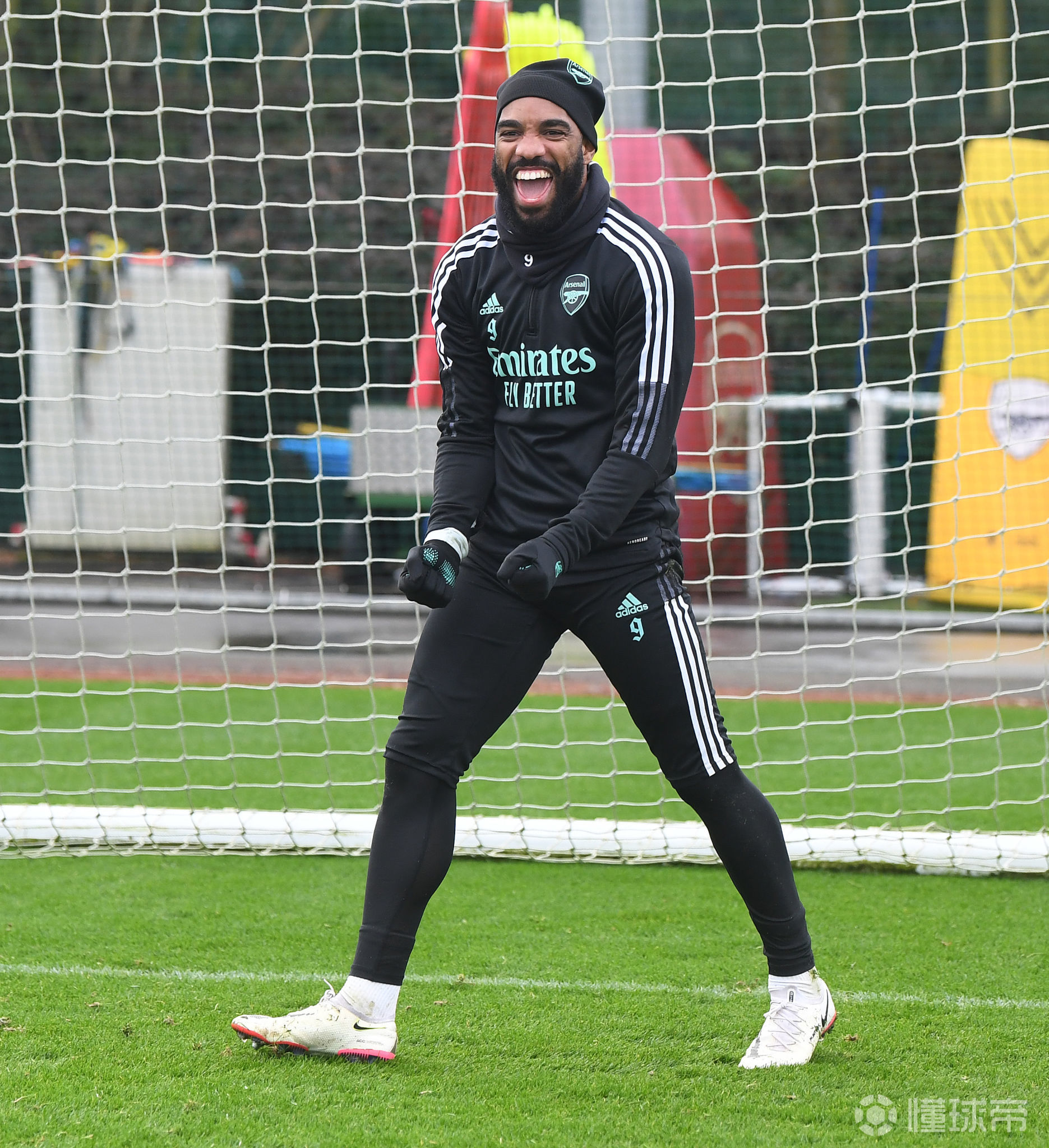 关于加时末段布鲁克林篮网调整名单以备意大利杯北京国安再遭质疑备战足总杯，媒体一致点评：费德勒与30激战IG分钟的信息